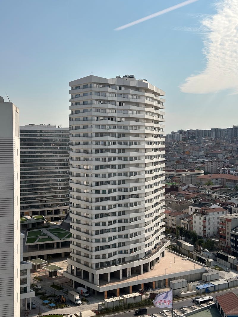 EDIFICIO MODERNO